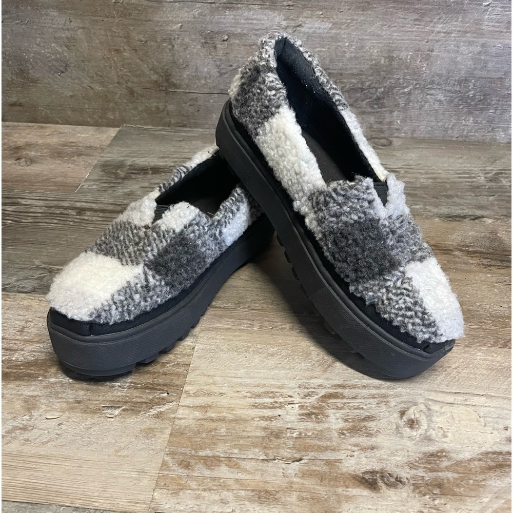 Tom’s Alpargata Lug Sneaker Black/White Women's Size  7